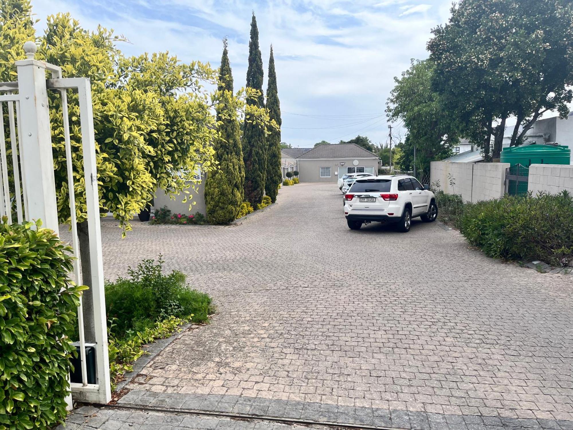 Somerset West Garden Apartments 2 외부 사진