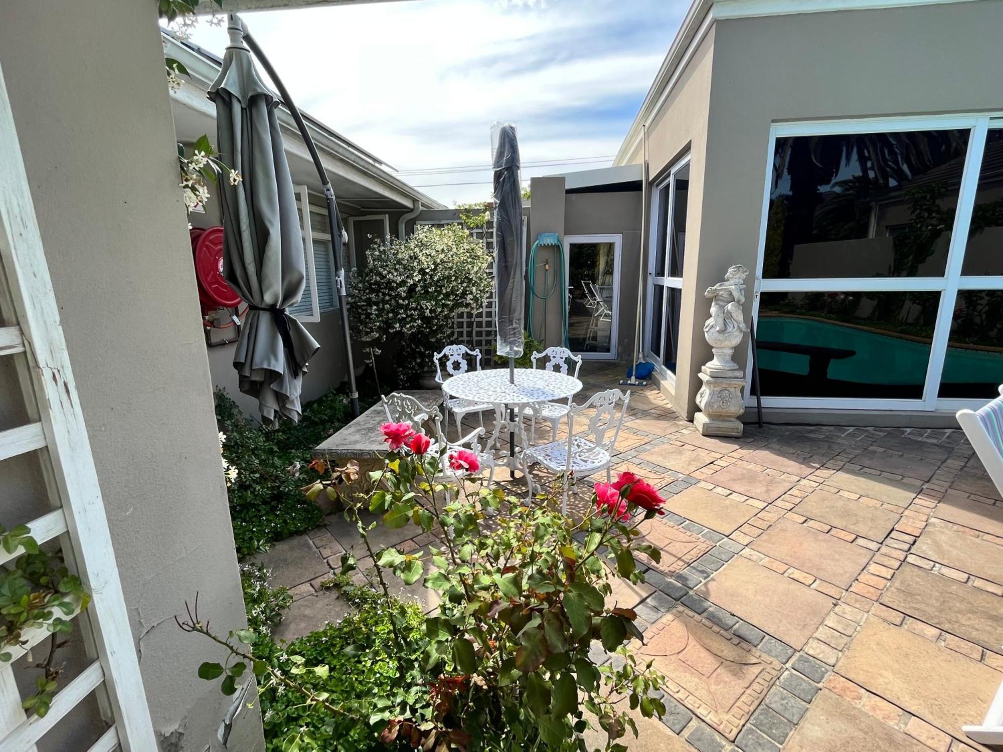 Somerset West Garden Apartments 2 외부 사진