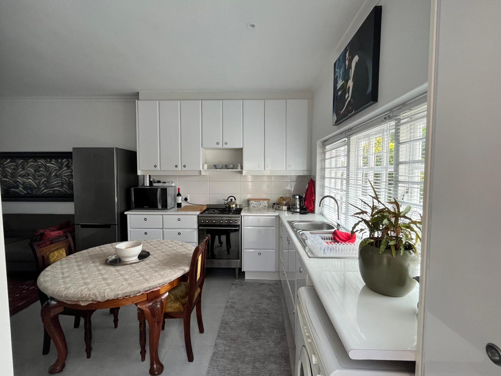 Somerset West Garden Apartments 2 외부 사진